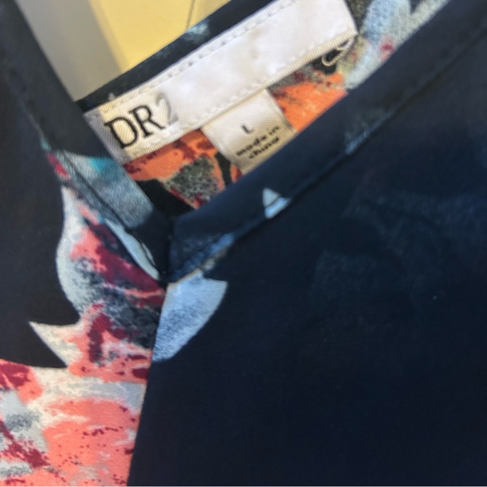 DR2 Black Floral Deep V Neck -Front and Back. Size Large - Picture 2 of 8
